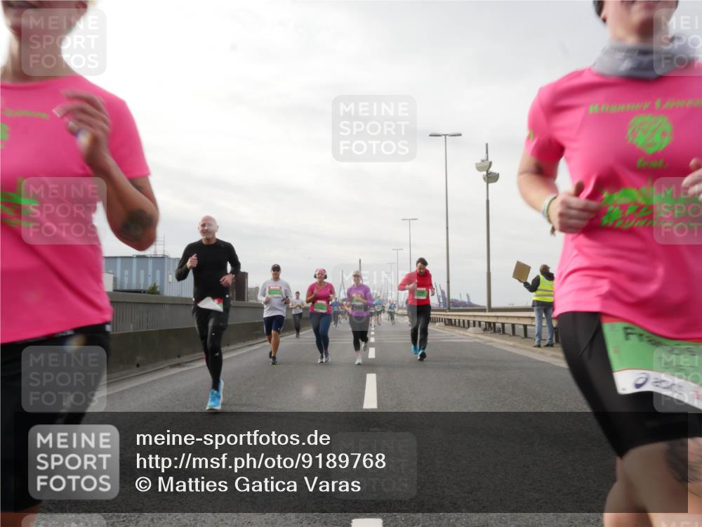 03.10.2025 - Köhlbrandbrückenlauf Matties Gatica Varas http://msf.ph/oto/9189768 03.10.2025 15:59:23 Position 3  meine-sportfotos.de