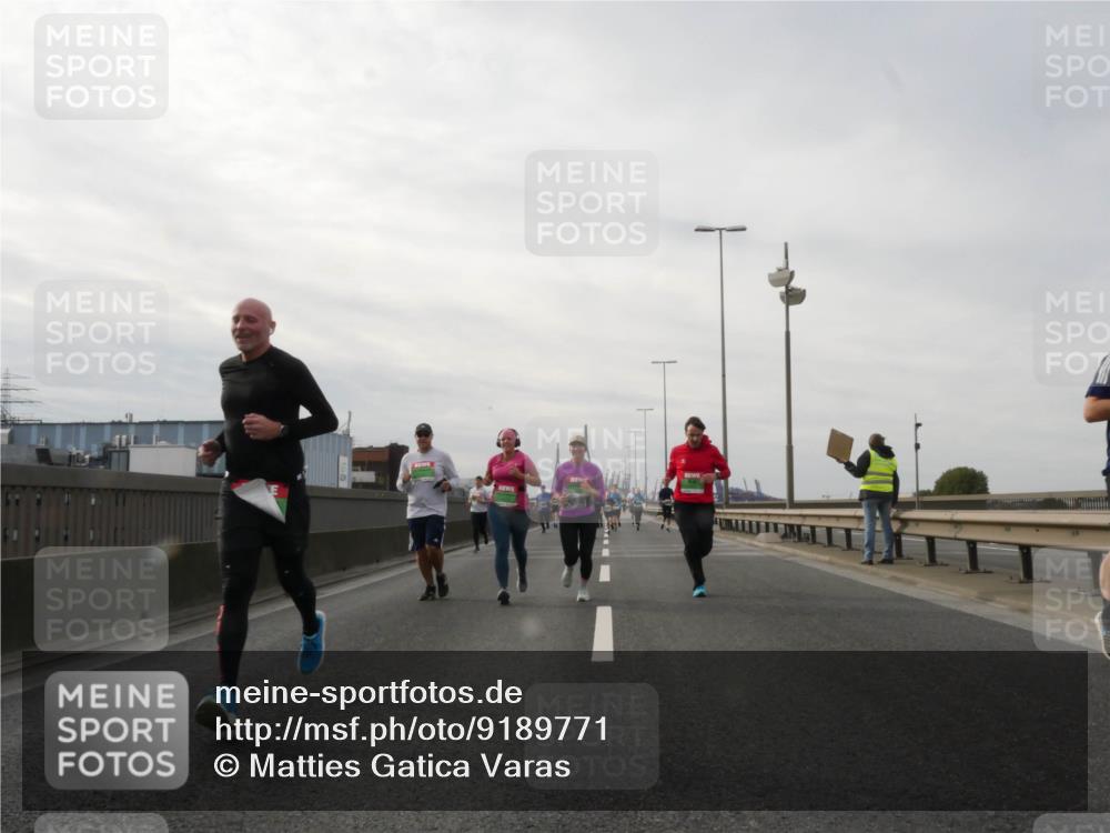 03.10.2025 - Köhlbrandbrückenlauf Matties Gatica Varas http://msf.ph/oto/9189771 03.10.2025 15:59:23 Position 3  meine-sportfotos.de