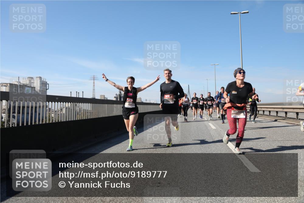 03.10.2025 - Köhlbrandbrückenlauf Yannick Fuchs http://msf.ph/oto/9189777 03.10.2025 11:49:32 Position 3 2022 meine-sportfotos.de