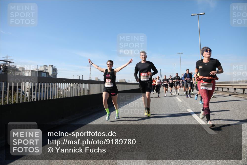 03.10.2025 - Köhlbrandbrückenlauf Yannick Fuchs http://msf.ph/oto/9189780 03.10.2025 11:49:33 Position 3 5641 meine-sportfotos.de