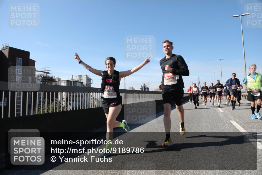 03.10.2025 - Köhlbrandbrückenlauf Yannick Fuchs http://msf.ph/oto/9189786 03.10.2025 11:49:33 Position 3  meine-sportfotos.de