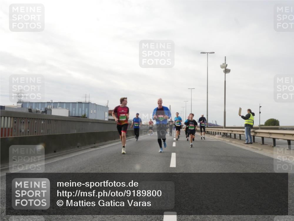 03.10.2025 - Köhlbrandbrückenlauf Matties Gatica Varas http://msf.ph/oto/9189800 03.10.2025 15:59:30 Position 3  meine-sportfotos.de