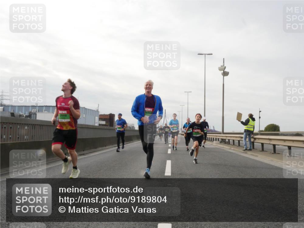 03.10.2025 - Köhlbrandbrückenlauf Matties Gatica Varas http://msf.ph/oto/9189804 03.10.2025 15:59:31 Position 3  meine-sportfotos.de