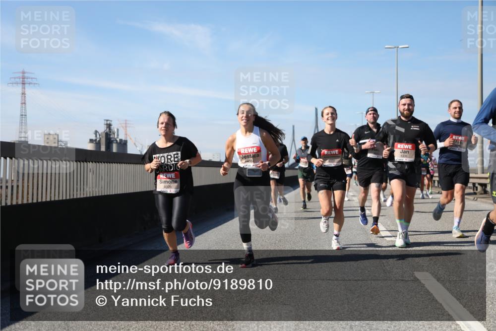 03.10.2025 - Köhlbrandbrückenlauf Yannick Fuchs http://msf.ph/oto/9189810 03.10.2025 11:49:34 Position 3 4026, 456, 4335, 4336 meine-sportfotos.de