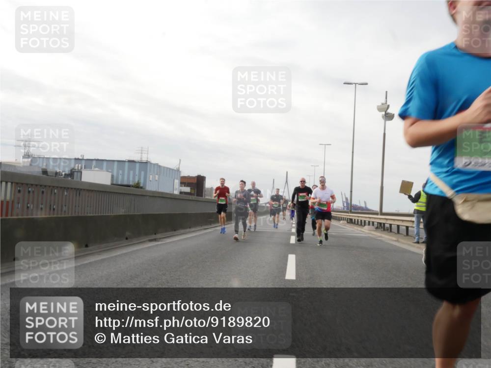 03.10.2025 - Köhlbrandbrückenlauf Matties Gatica Varas http://msf.ph/oto/9189820 03.10.2025 15:59:34 Position 3  meine-sportfotos.de