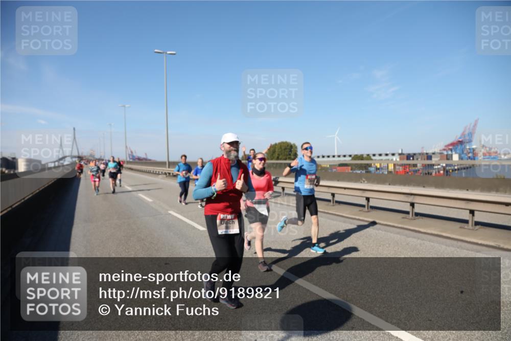 03.10.2025 - Köhlbrandbrückenlauf Yannick Fuchs http://msf.ph/oto/9189821 03.10.2025 12:09:40 Position 3  meine-sportfotos.de