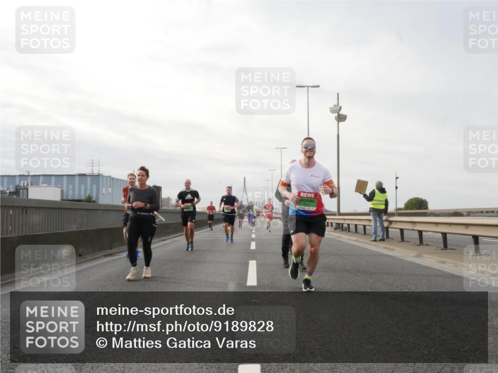 03.10.2025 - Köhlbrandbrückenlauf Matties Gatica Varas http://msf.ph/oto/9189828 03.10.2025 15:59:36 Position 3  meine-sportfotos.de