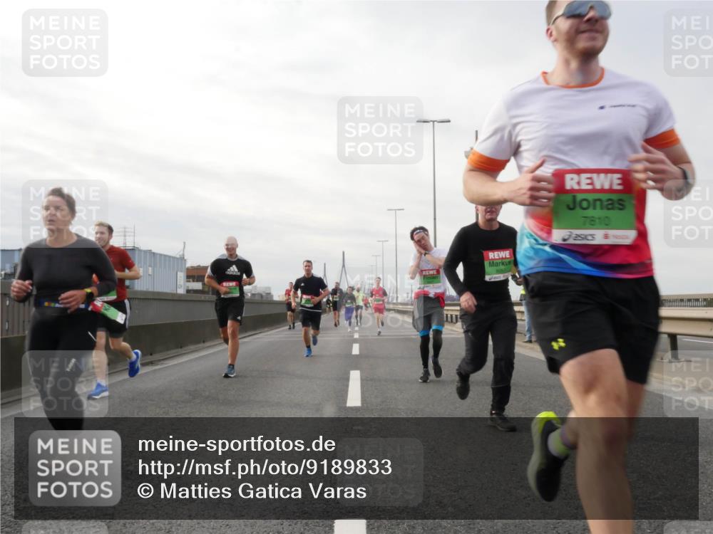 03.10.2025 - Köhlbrandbrückenlauf Matties Gatica Varas http://msf.ph/oto/9189833 03.10.2025 15:59:37 Position 3 8067, 7810 meine-sportfotos.de