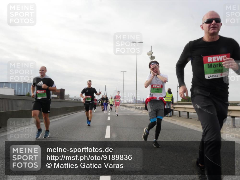 03.10.2025 - Köhlbrandbrückenlauf Matties Gatica Varas http://msf.ph/oto/9189836 03.10.2025 15:59:38 Position 3 9427, 8057 meine-sportfotos.de