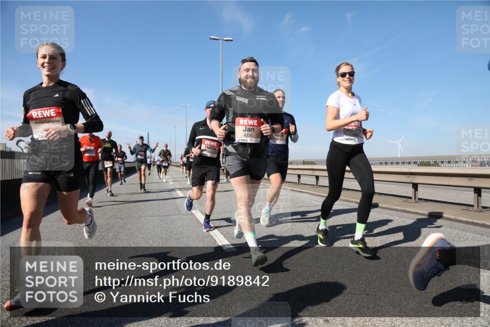 03.10.2025 - Köhlbrandbrückenlauf Yannick Fuchs http://msf.ph/oto/9189842 03.10.2025 11:49:36 Position 3 4336 meine-sportfotos.de