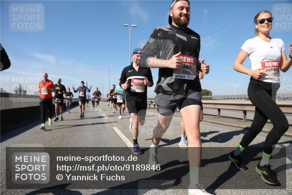 03.10.2025 - Köhlbrandbrückenlauf Yannick Fuchs http://msf.ph/oto/9189846 03.10.2025 11:49:36 Position 3 4643, 4336, 4584 meine-sportfotos.de