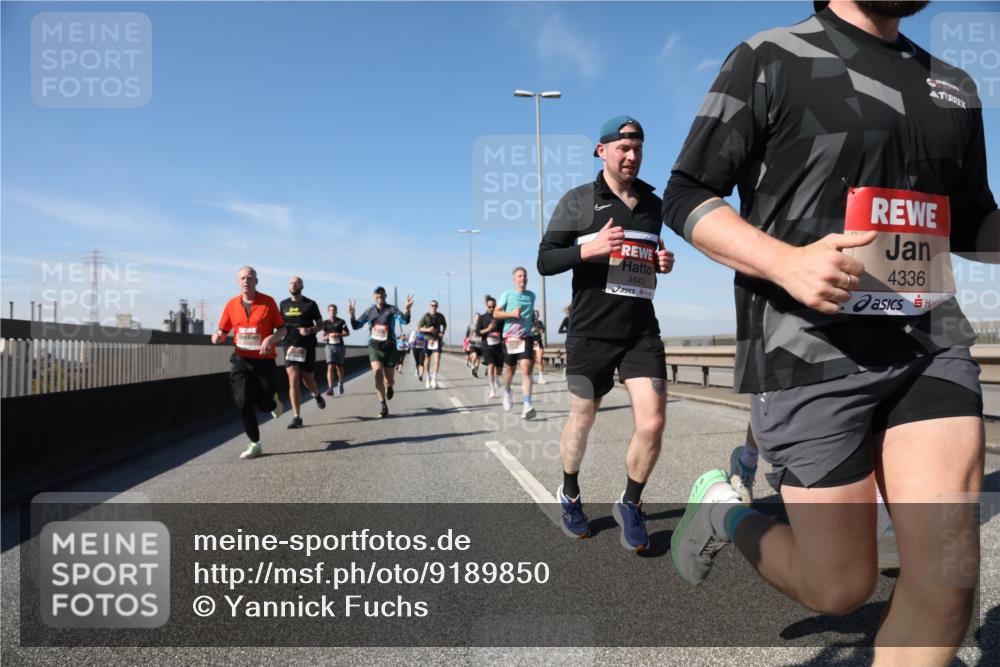 03.10.2025 - Köhlbrandbrückenlauf Yannick Fuchs http://msf.ph/oto/9189850 03.10.2025 11:49:36 Position 3 4643, 4336 meine-sportfotos.de