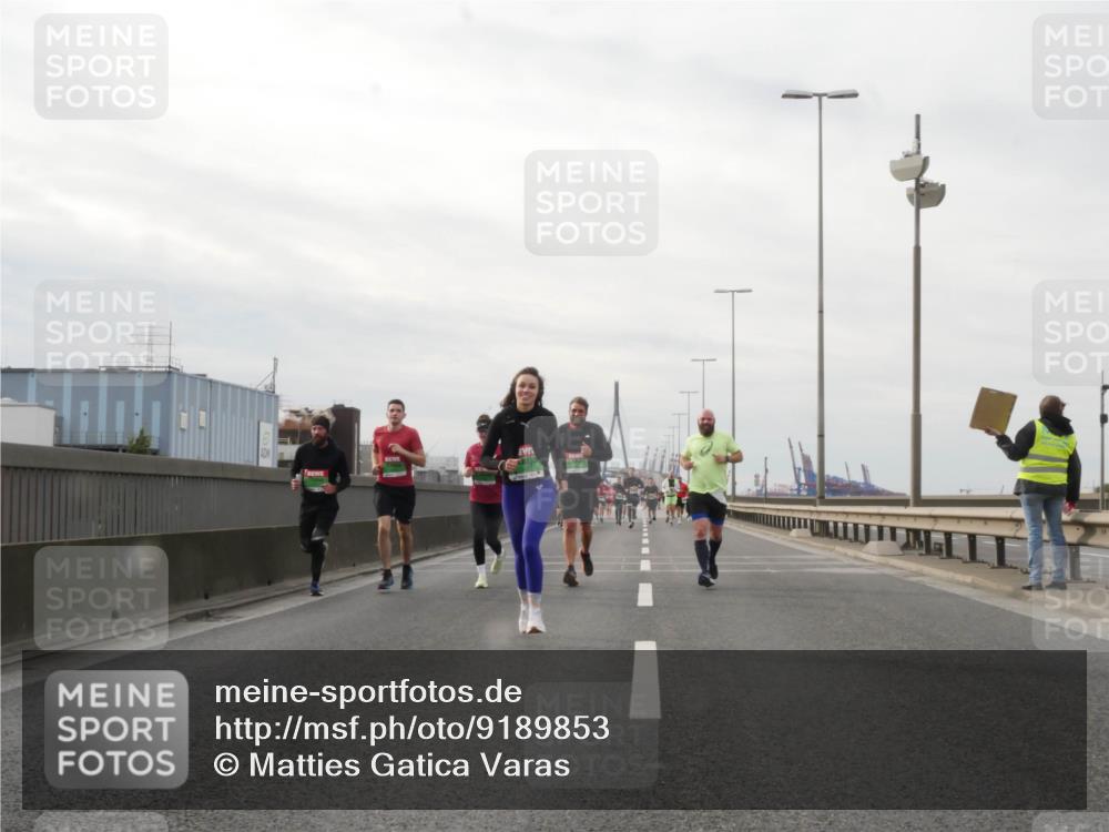 03.10.2025 - Köhlbrandbrückenlauf Matties Gatica Varas http://msf.ph/oto/9189853 03.10.2025 15:59:42 Position 3  meine-sportfotos.de