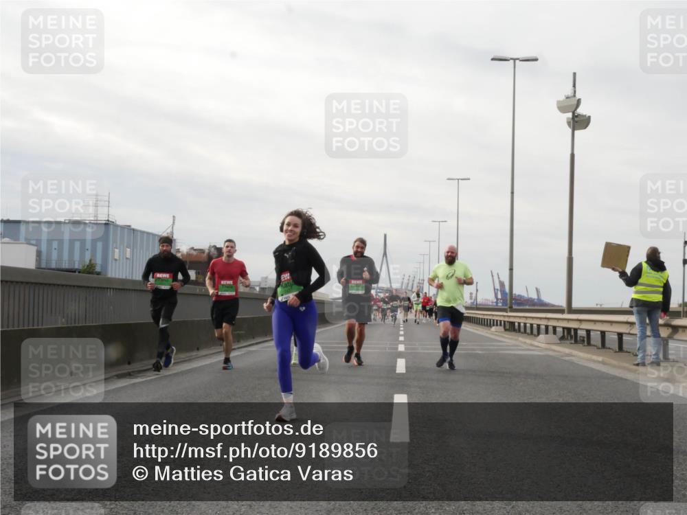 03.10.2025 - Köhlbrandbrückenlauf Matties Gatica Varas http://msf.ph/oto/9189856 03.10.2025 15:59:42 Position 3  meine-sportfotos.de