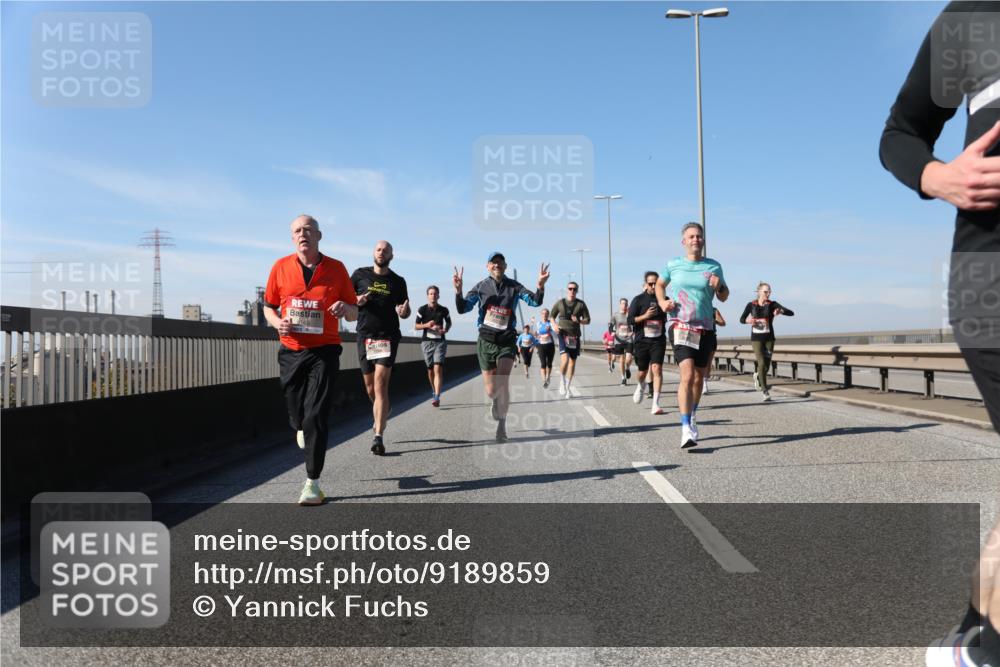 03.10.2025 - Köhlbrandbrückenlauf Yannick Fuchs http://msf.ph/oto/9189859 03.10.2025 11:49:37 Position 3 1 meine-sportfotos.de