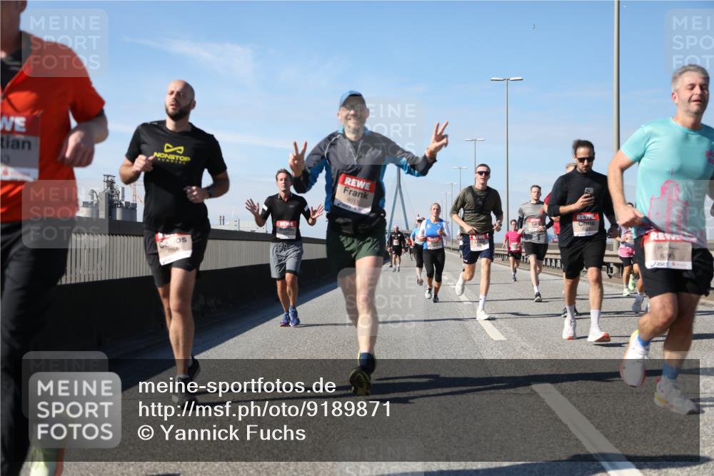 03.10.2025 - Köhlbrandbrückenlauf Yannick Fuchs http://msf.ph/oto/9189871 03.10.2025 11:49:37 Position 3 13, 4011, 6745 meine-sportfotos.de