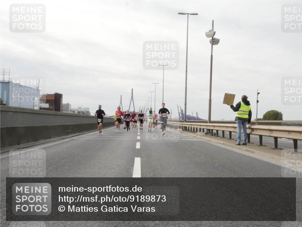 03.10.2025 - Köhlbrandbrückenlauf Matties Gatica Varas http://msf.ph/oto/9189873 03.10.2025 15:59:48 Position 3  meine-sportfotos.de