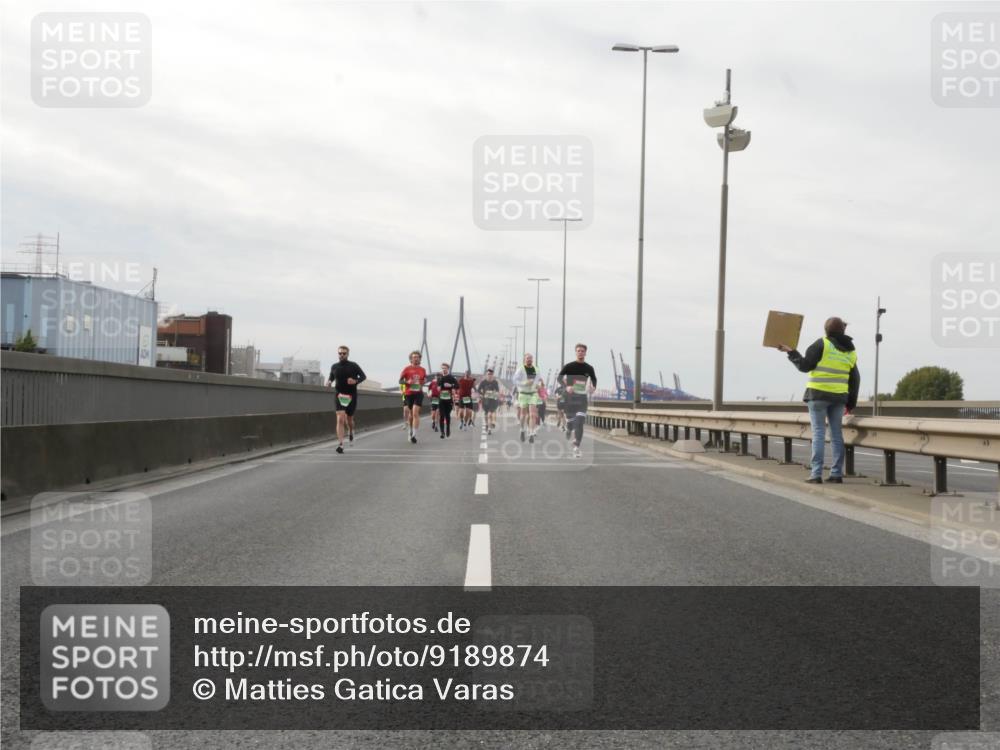 03.10.2025 - Köhlbrandbrückenlauf Matties Gatica Varas http://msf.ph/oto/9189874 03.10.2025 15:59:49 Position 3  meine-sportfotos.de
