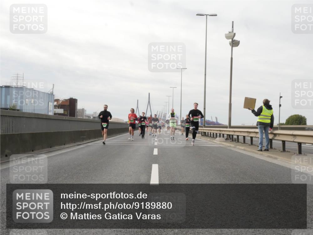 03.10.2025 - Köhlbrandbrückenlauf Matties Gatica Varas http://msf.ph/oto/9189880 03.10.2025 15:59:50 Position 3  meine-sportfotos.de
