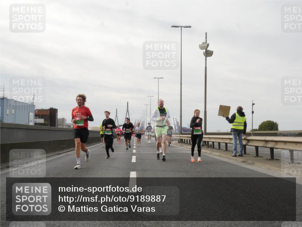 03.10.2025 - Köhlbrandbrückenlauf Matties Gatica Varas http://msf.ph/oto/9189887 03.10.2025 15:59:54 Position 3  meine-sportfotos.de