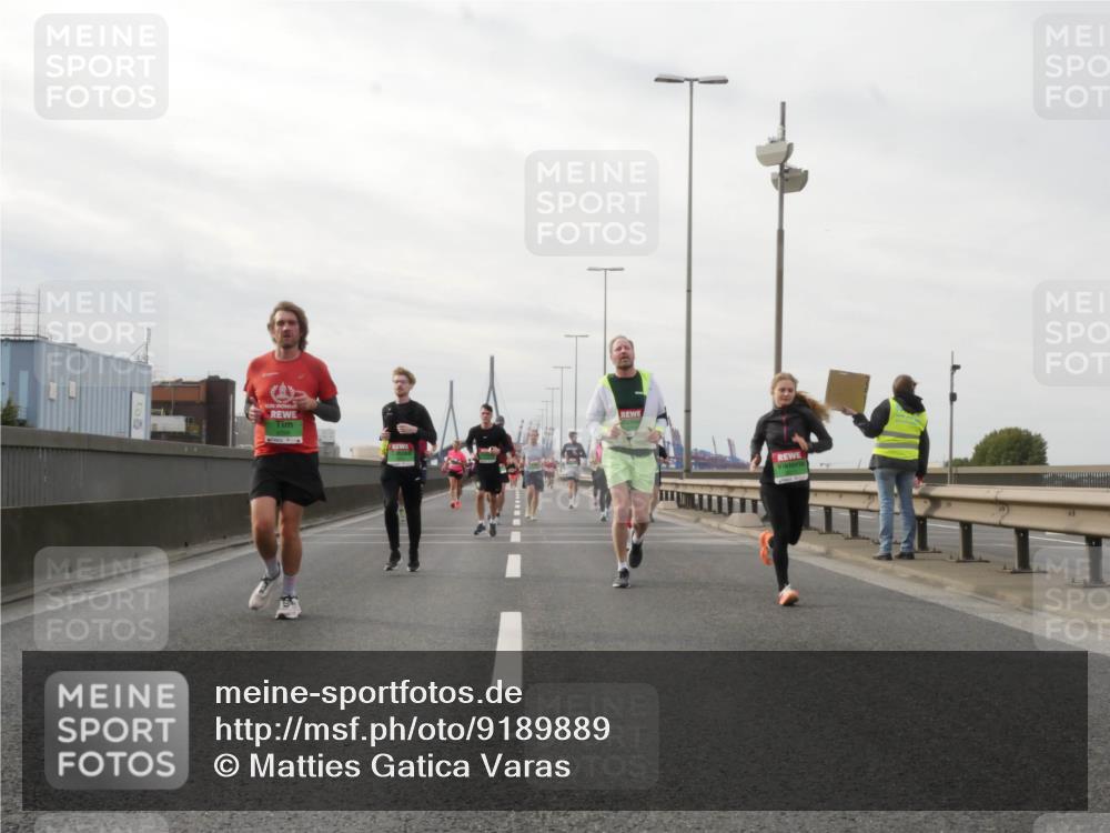 03.10.2025 - Köhlbrandbrückenlauf Matties Gatica Varas http://msf.ph/oto/9189889 03.10.2025 15:59:54 Position 3  meine-sportfotos.de