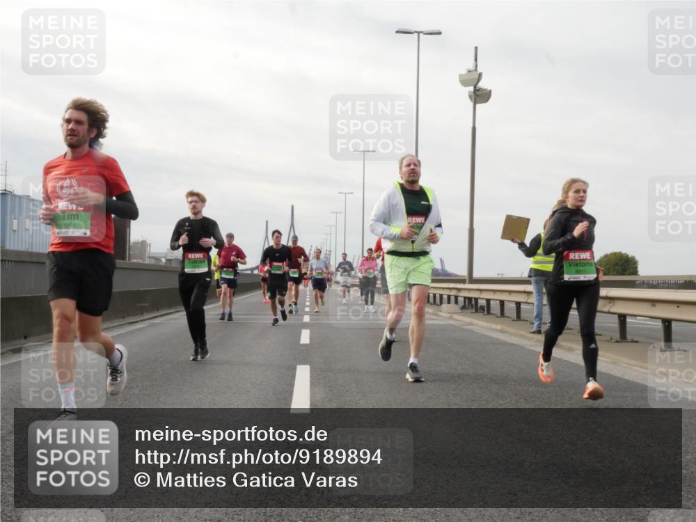 03.10.2025 - Köhlbrandbrückenlauf Matties Gatica Varas http://msf.ph/oto/9189894 03.10.2025 15:59:55 Position 3 9396, 8011 meine-sportfotos.de