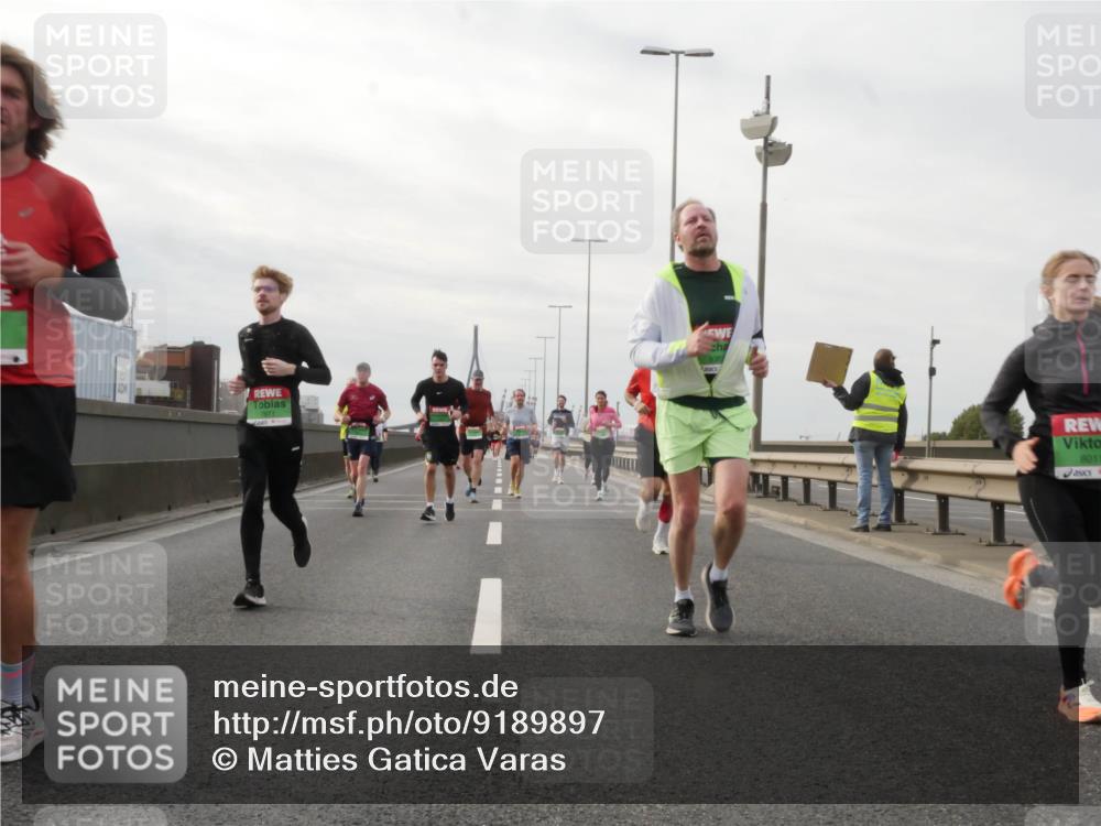 03.10.2025 - Köhlbrandbrückenlauf Matties Gatica Varas http://msf.ph/oto/9189897 03.10.2025 15:59:56 Position 3 8011 meine-sportfotos.de