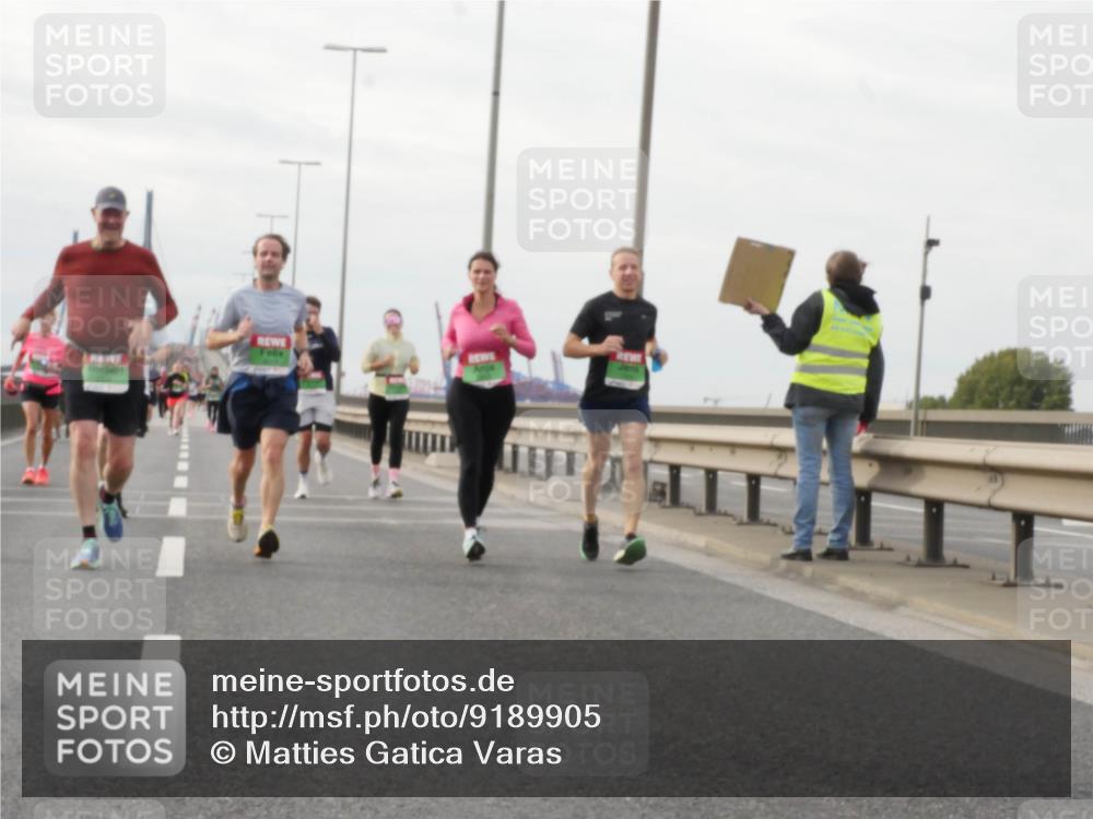 03.10.2025 - Köhlbrandbrückenlauf Matties Gatica Varas http://msf.ph/oto/9189905 03.10.2025 15:59:58 Position 3  meine-sportfotos.de