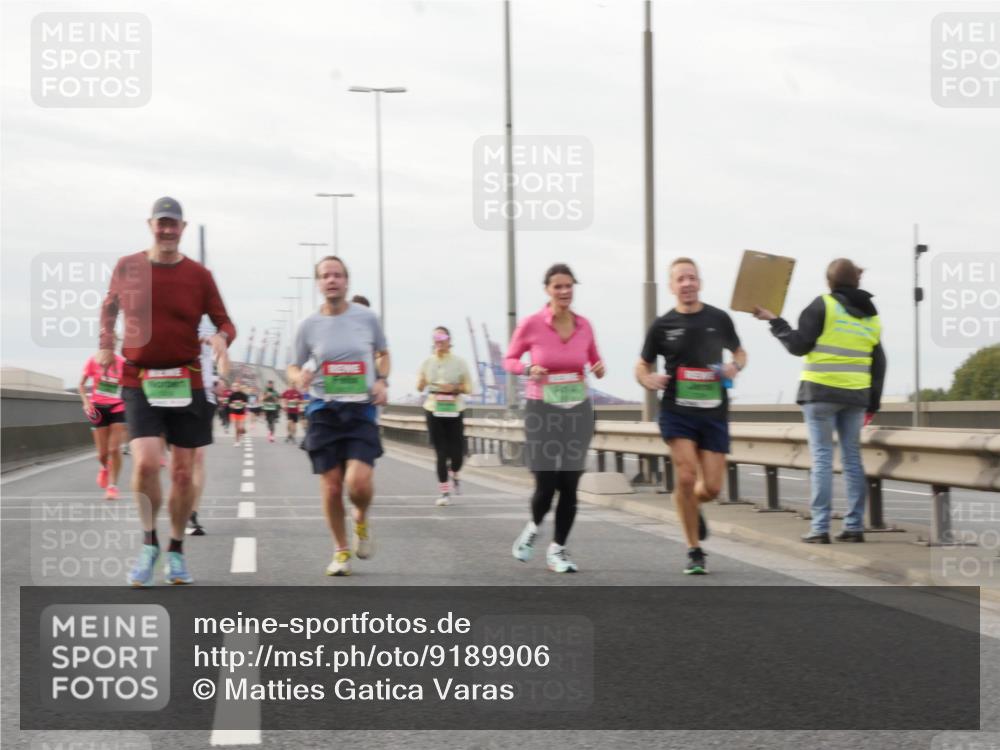 03.10.2025 - Köhlbrandbrückenlauf Matties Gatica Varas http://msf.ph/oto/9189906 03.10.2025 15:59:59 Position 3  meine-sportfotos.de