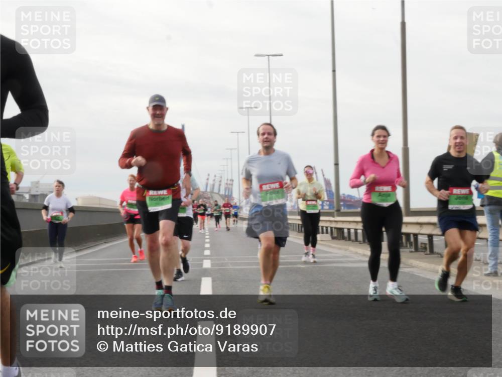 03.10.2025 - Köhlbrandbrückenlauf Matties Gatica Varas http://msf.ph/oto/9189907 03.10.2025 15:59:59 Position 3  meine-sportfotos.de