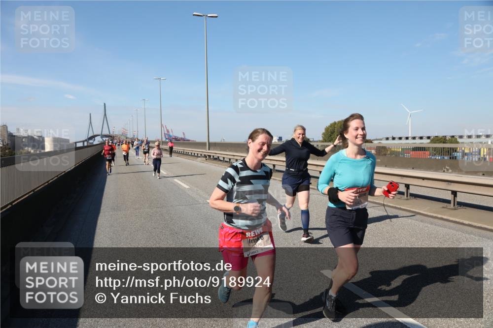 03.10.2025 - Köhlbrandbrückenlauf Yannick Fuchs http://msf.ph/oto/9189924 03.10.2025 12:09:46 Position 3 6376, 5425 meine-sportfotos.de