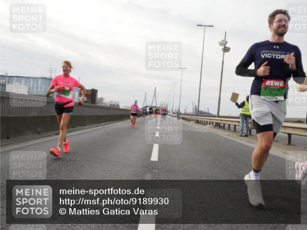 03.10.2025 - Köhlbrandbrückenlauf Matties Gatica Varas http://msf.ph/oto/9189930 03.10.2025 16:00:04 Position 3 7703 meine-sportfotos.de