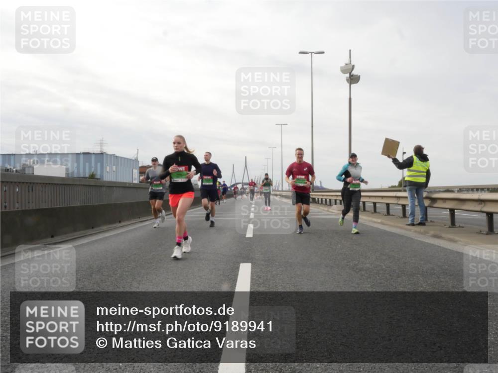 03.10.2025 - Köhlbrandbrückenlauf Matties Gatica Varas http://msf.ph/oto/9189941 03.10.2025 16:00:13 Position 3  meine-sportfotos.de