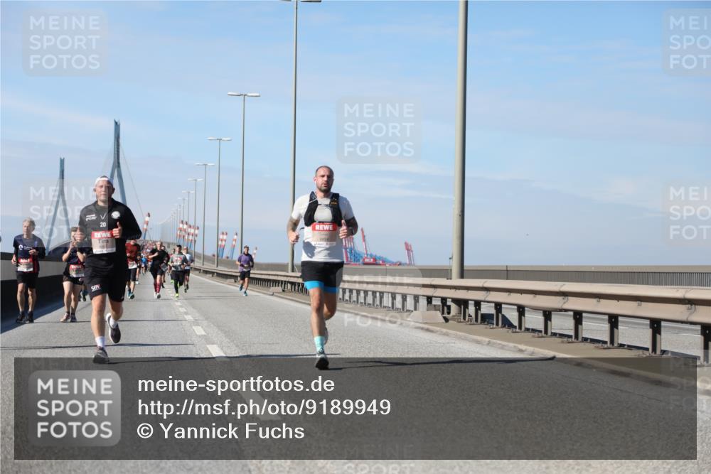 03.10.2025 - Köhlbrandbrückenlauf Yannick Fuchs http://msf.ph/oto/9189949 03.10.2025 11:49:44 Position 3 20 meine-sportfotos.de