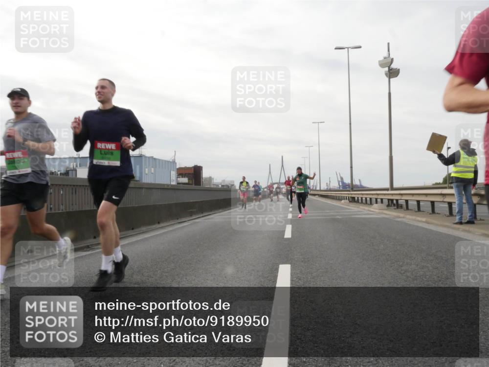 03.10.2025 - Köhlbrandbrückenlauf Matties Gatica Varas http://msf.ph/oto/9189950 03.10.2025 16:00:15 Position 3  meine-sportfotos.de