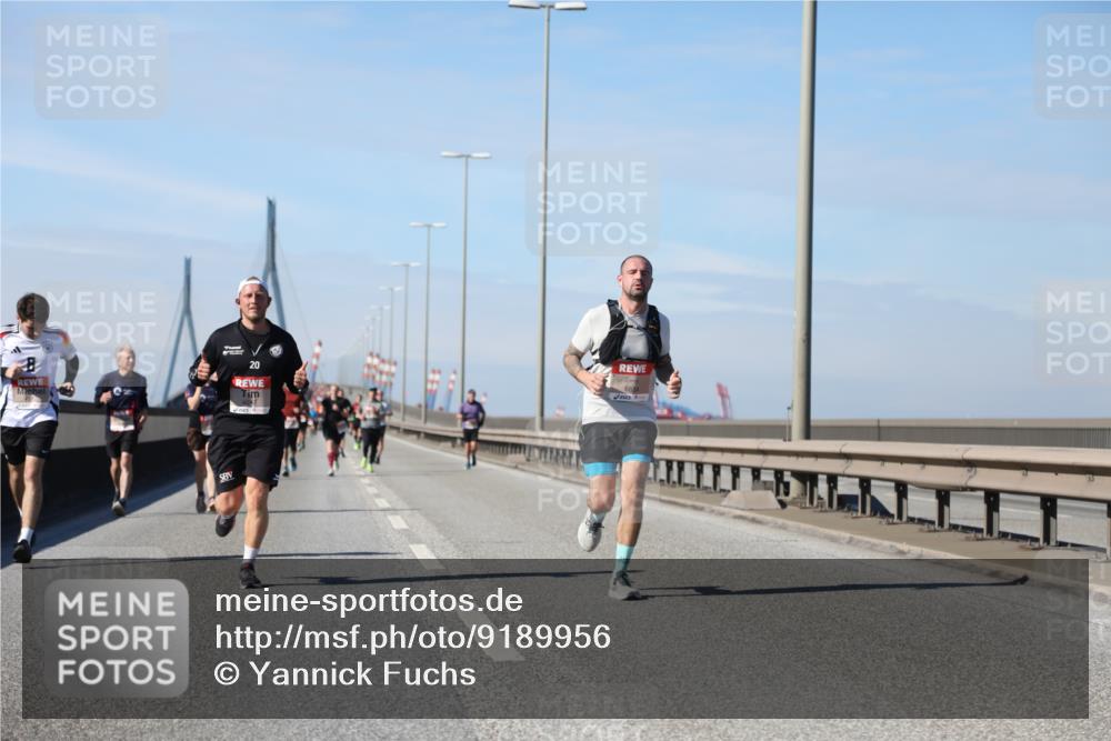 03.10.2025 - Köhlbrandbrückenlauf Yannick Fuchs http://msf.ph/oto/9189956 03.10.2025 11:49:44 Position 3 20 meine-sportfotos.de