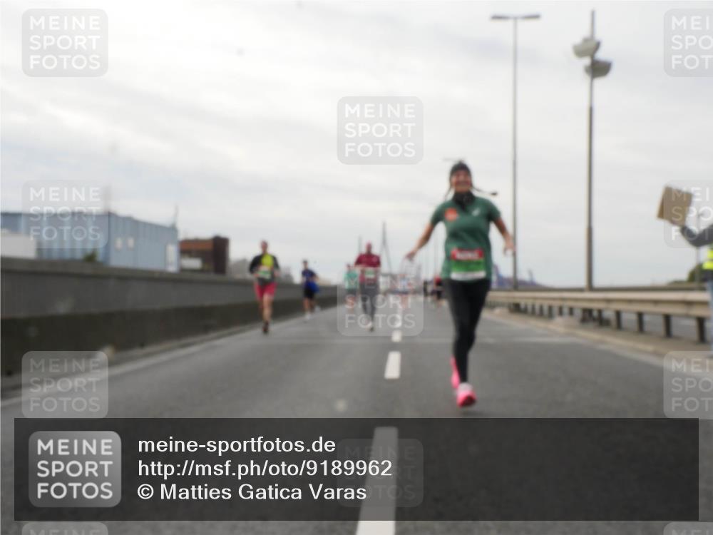 03.10.2025 - Köhlbrandbrückenlauf Matties Gatica Varas http://msf.ph/oto/9189962 03.10.2025 16:00:17 Position 3  meine-sportfotos.de