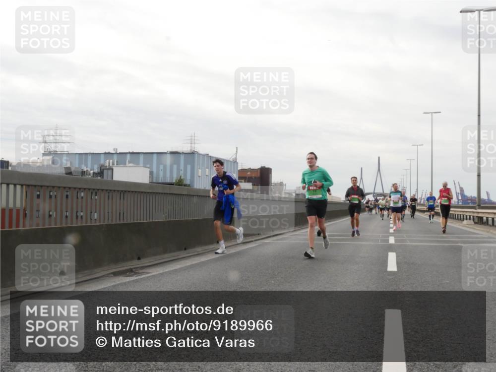 03.10.2025 - Köhlbrandbrückenlauf Matties Gatica Varas http://msf.ph/oto/9189966 03.10.2025 16:00:23 Position 3  meine-sportfotos.de