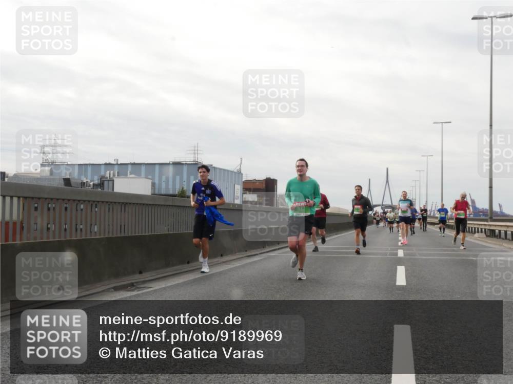 03.10.2025 - Köhlbrandbrückenlauf Matties Gatica Varas http://msf.ph/oto/9189969 03.10.2025 16:00:24 Position 3  meine-sportfotos.de