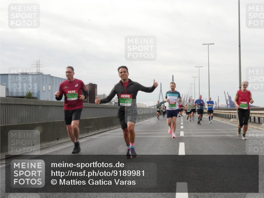 03.10.2025 - Köhlbrandbrückenlauf Matties Gatica Varas http://msf.ph/oto/9189981 03.10.2025 16:00:26 Position 3 7704, 7728 meine-sportfotos.de