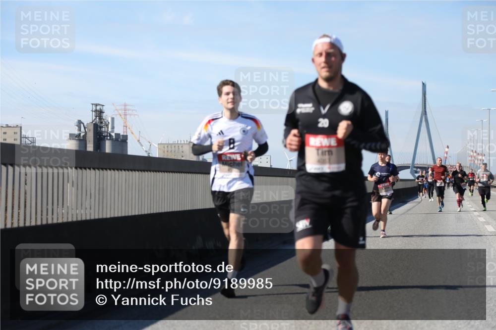 03.10.2025 - Köhlbrandbrückenlauf Yannick Fuchs http://msf.ph/oto/9189985 03.10.2025 11:49:47 Position 3 20 meine-sportfotos.de