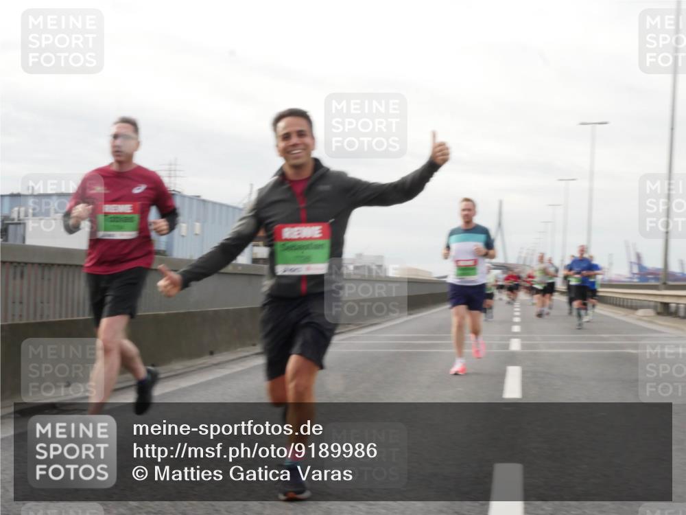 03.10.2025 - Köhlbrandbrückenlauf Matties Gatica Varas http://msf.ph/oto/9189986 03.10.2025 16:00:27 Position 3  meine-sportfotos.de