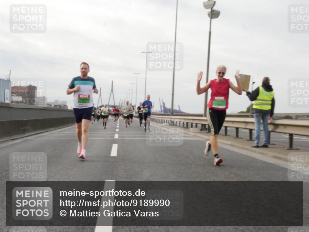 03.10.2025 - Köhlbrandbrückenlauf Matties Gatica Varas http://msf.ph/oto/9189990 03.10.2025 16:00:28 Position 3  meine-sportfotos.de