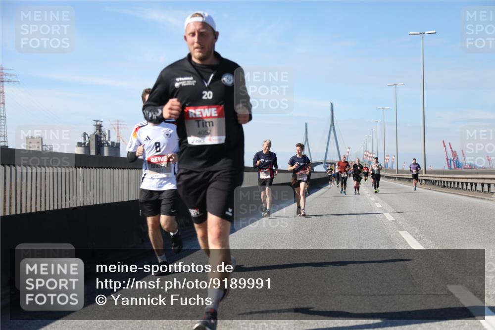 03.10.2025 - Köhlbrandbrückenlauf Yannick Fuchs http://msf.ph/oto/9189991 03.10.2025 11:49:47 Position 3 20, 405 meine-sportfotos.de