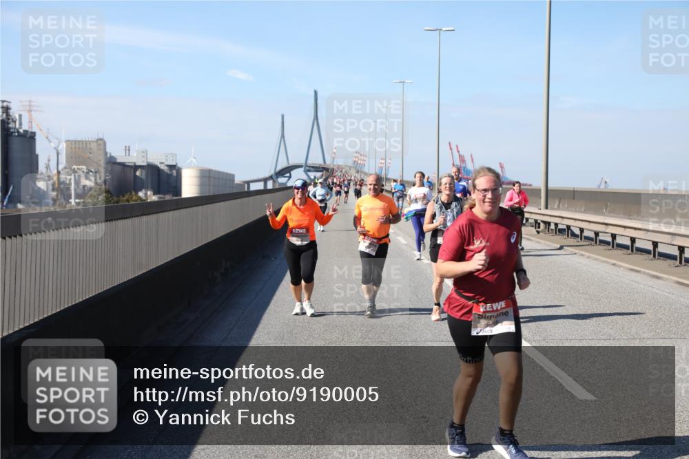 03.10.2025 - Köhlbrandbrückenlauf Yannick Fuchs http://msf.ph/oto/9190005 03.10.2025 12:09:52 Position 3  meine-sportfotos.de