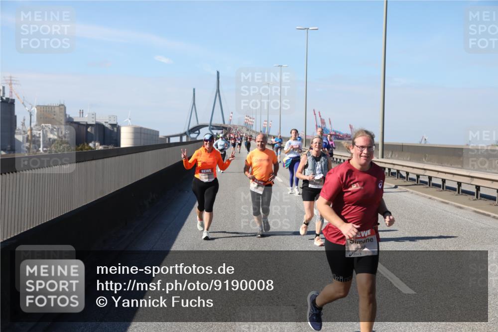 03.10.2025 - Köhlbrandbrückenlauf Yannick Fuchs http://msf.ph/oto/9190008 03.10.2025 12:09:53 Position 3  meine-sportfotos.de