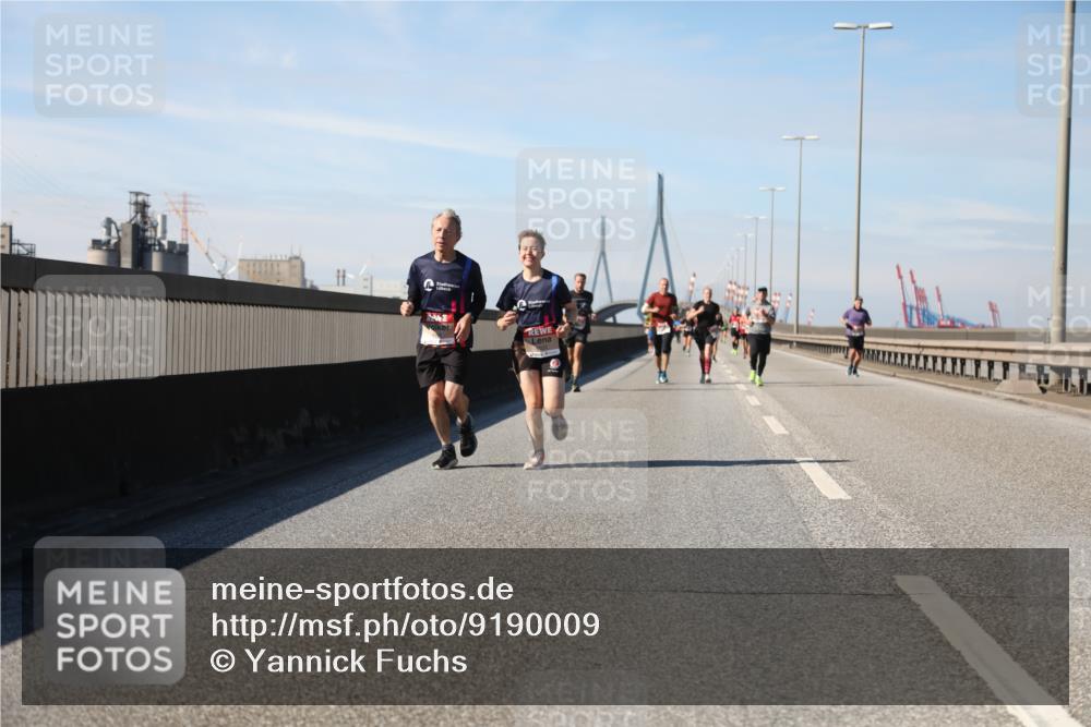 03.10.2025 - Köhlbrandbrückenlauf Yannick Fuchs http://msf.ph/oto/9190009 03.10.2025 11:49:49 Position 3  meine-sportfotos.de