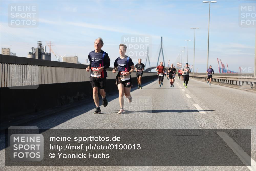 03.10.2025 - Köhlbrandbrückenlauf Yannick Fuchs http://msf.ph/oto/9190013 03.10.2025 11:49:50 Position 3  meine-sportfotos.de