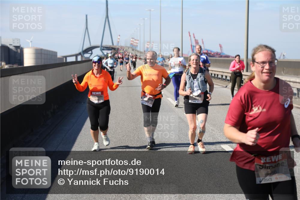 03.10.2025 - Köhlbrandbrückenlauf Yannick Fuchs http://msf.ph/oto/9190014 03.10.2025 12:09:53 Position 3 6574, 6486 meine-sportfotos.de