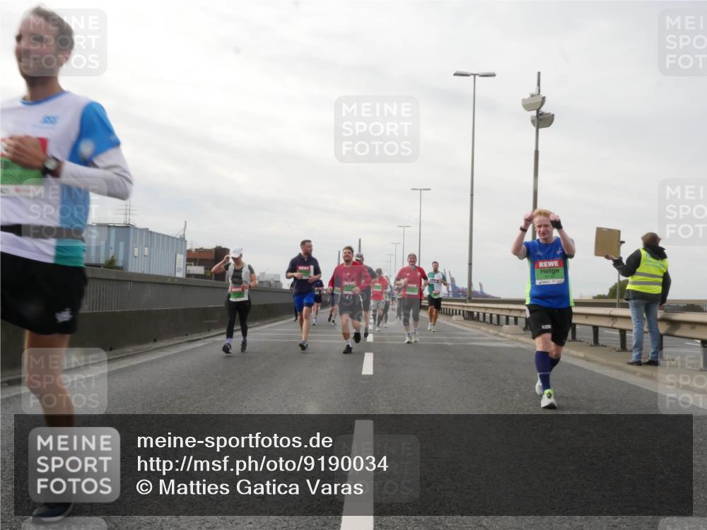 03.10.2025 - Köhlbrandbrückenlauf Matties Gatica Varas http://msf.ph/oto/9190034 03.10.2025 16:00:39 Position 3  meine-sportfotos.de